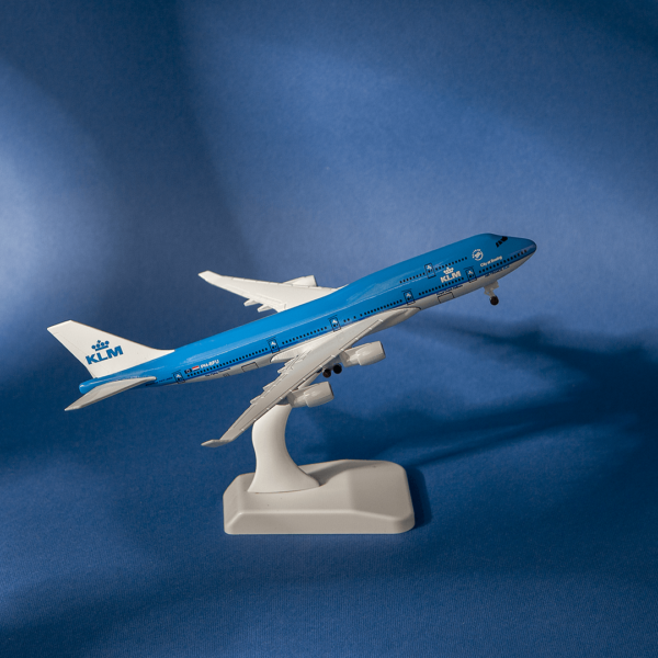 avion L KLM side