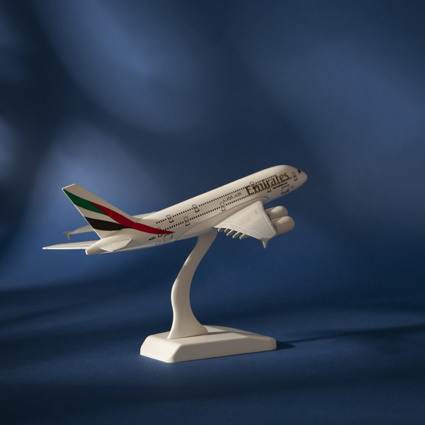 avion L emirates side