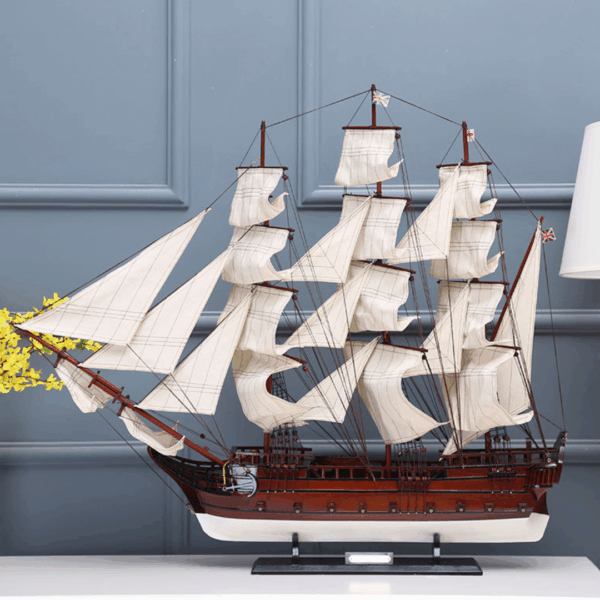 Maketa Broda - H.M.S. Leopard