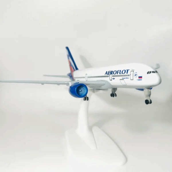 Model aviona L
