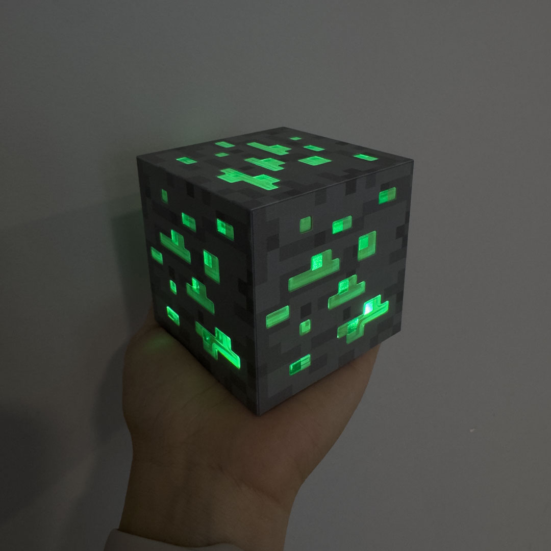 Lampa - Minecraft Emerald 1 Lampa - Minecraft Emerald