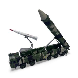 Maketa raketnog lansera DF-21D kamuflažna verzija
